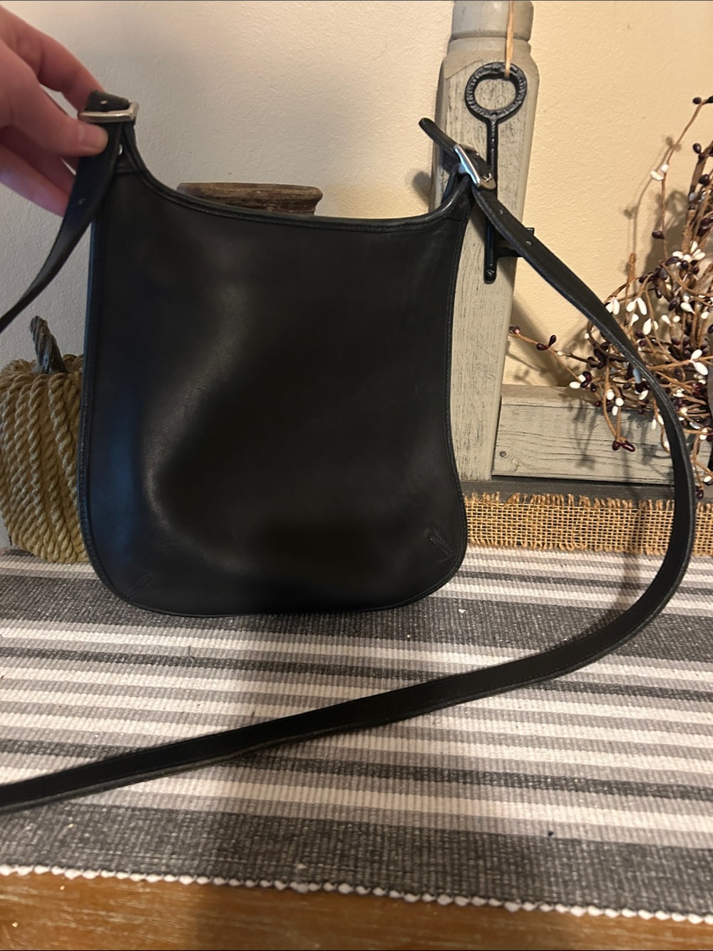 Vintage Coach 9135 | Black Glovetanned Leather | USA Legacy Style - Picture 4 of 7